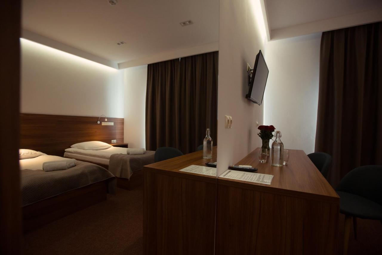Hotel Rubin Stara Blotnica Экстерьер фото
