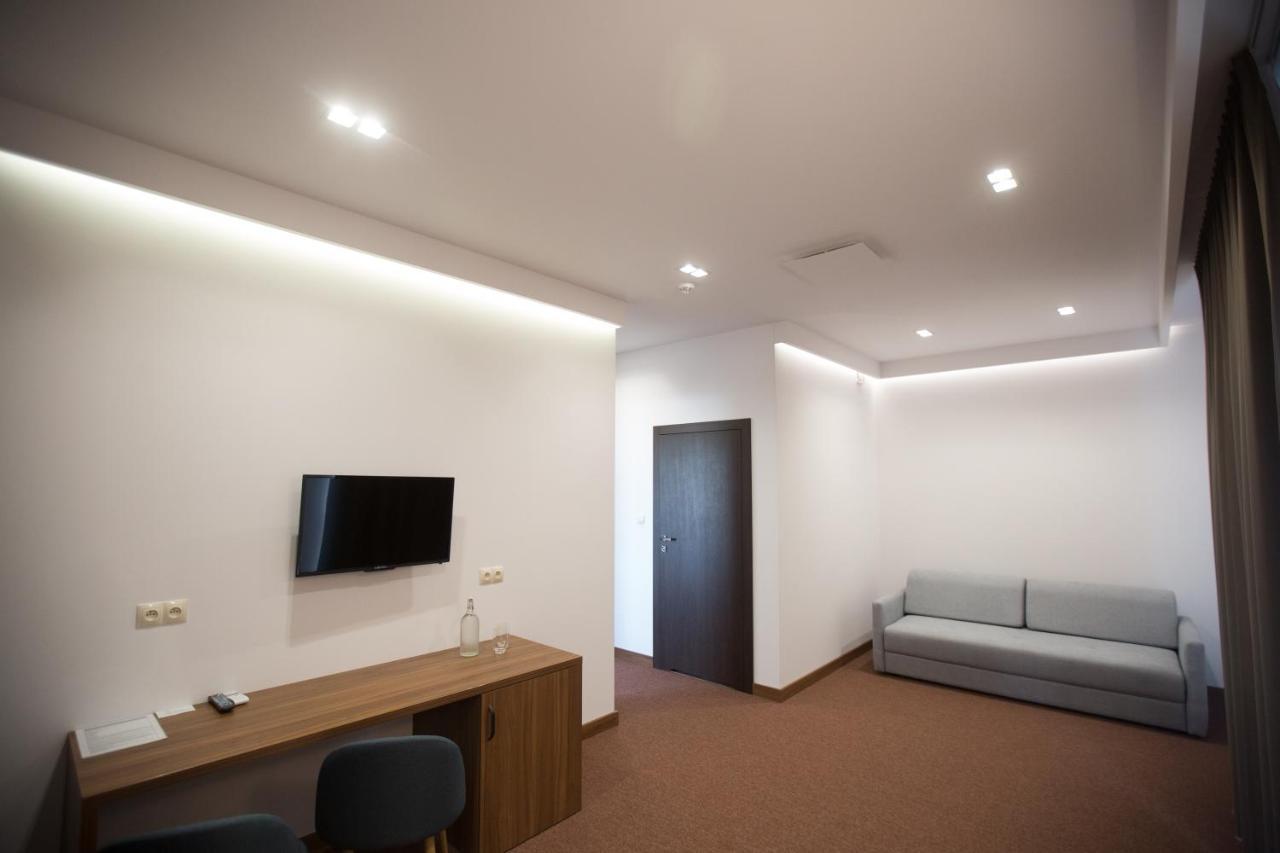 Hotel Rubin Stara Blotnica Экстерьер фото