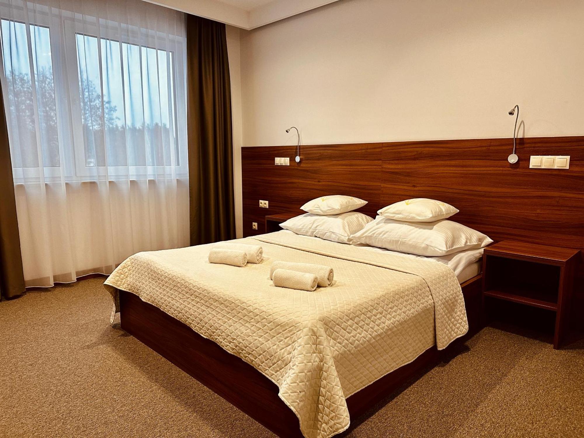 Hotel Rubin Stara Blotnica Экстерьер фото